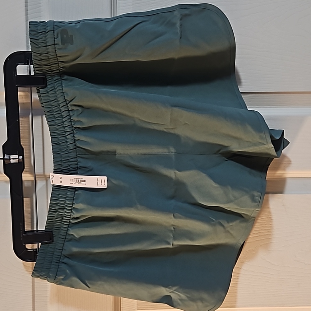 VICTORIA’S SECRET PINK RUNNING SHORTS: GREEN: NEW WITH TAGS: SIZE XL